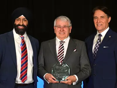 (l-r): Pardeep Singh Gill, Chair of the Board of Directors, William Osler Health System; William (Bill) Stodolny, 2025 Kay Blair Community Service Award recipient; and Dr. Frank Martino, President and CEO, William Osler Health System